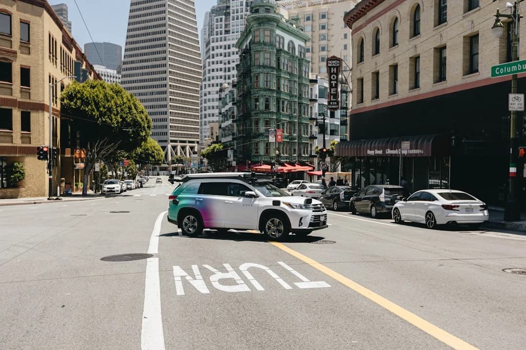 Cover Image for Autonomous Robotaxis San Francisco 2026 Rollout Advances