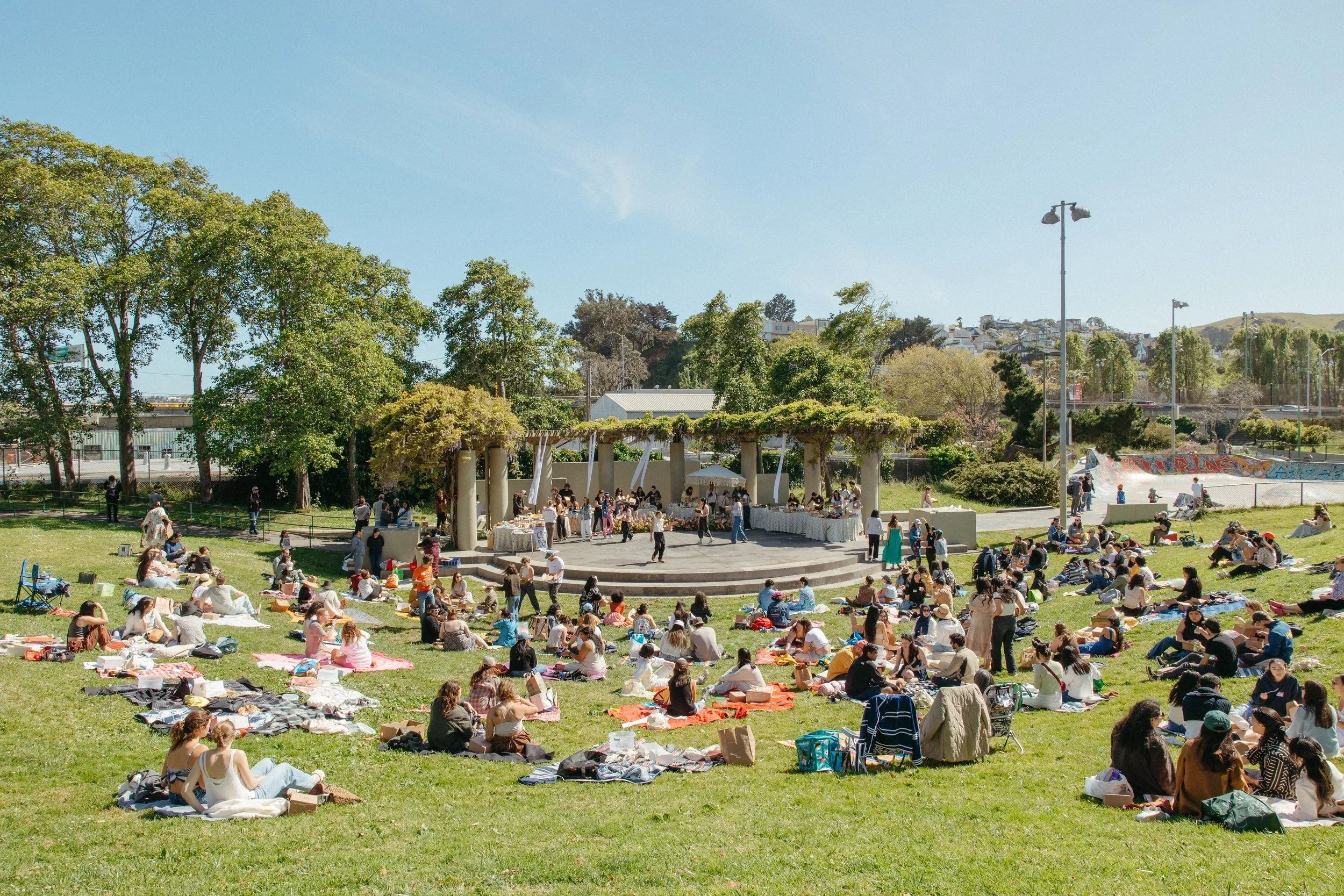 Cover Image for San Francisco's viral event is returning: Cake Picnic
